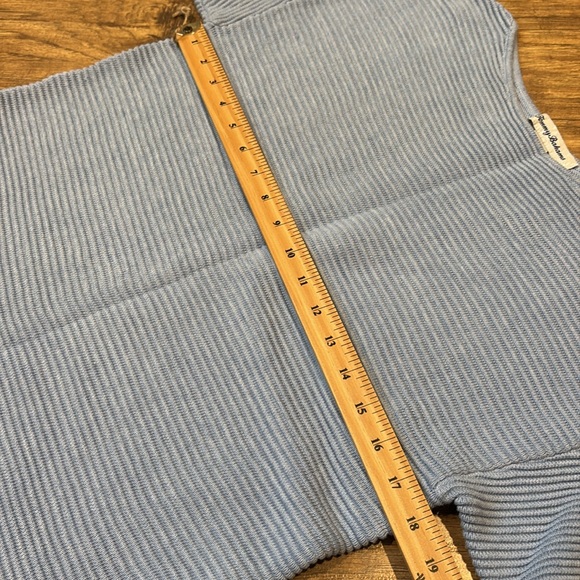Tommy Bahama Light Blue ribbed short sleeve Top size small - Picture 4 of 8